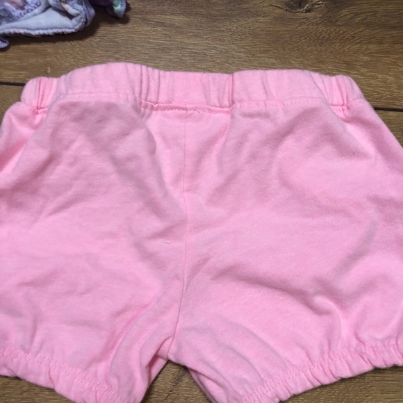 Bundle of 4 pairs of shorts, 6-9 months - Picture 3 of 10